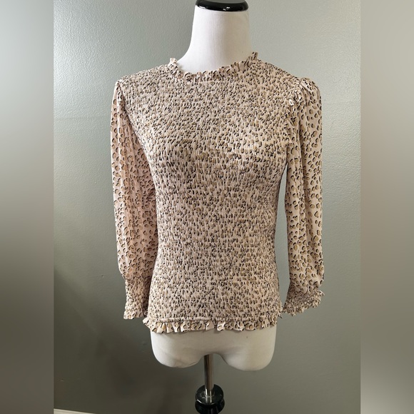Express women’s size, medium, cheetah, print, shirred puff sleeve blouse - Picture 1 of 10
